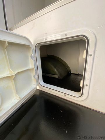 Viehtransporter RENAULT Master Roelofsen 3 Sitzer