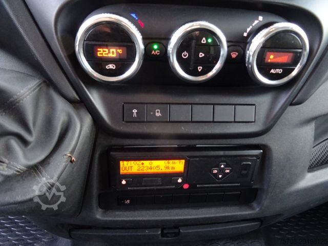 Transporter mit Koffer IVECO 72 C 17 Daily*4,2m Schiebeplane li Koffer re*LBW