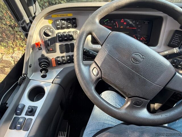 Motor coach VOLVO 9700 55-Sitze, 12.3 m, TOP