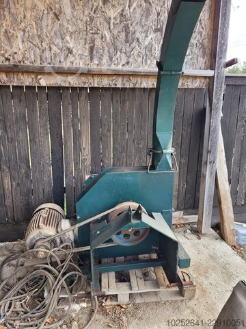 Wood shredder  