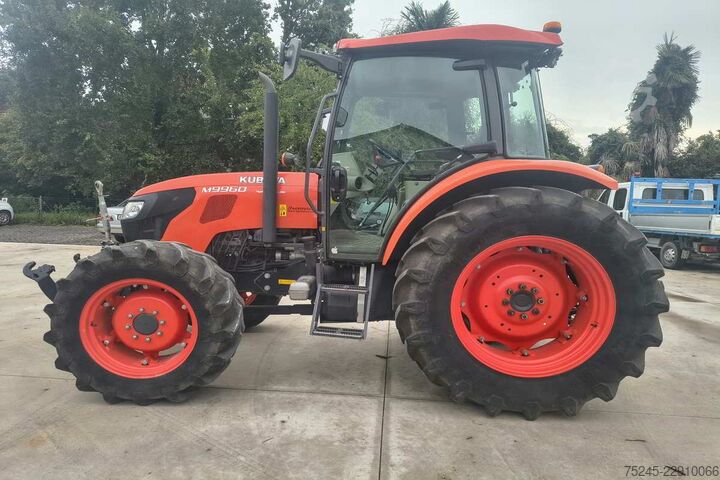 Tractor Kubota M9960 4RM