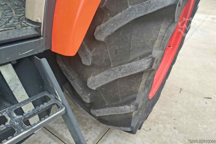 Tractor Kubota M9960 4RM