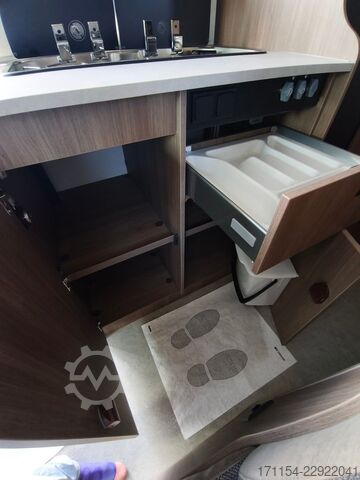 Alkoven Wohnmobil CARADO A 364 Makise, Navi, Lithium,6 Personen Zulassung