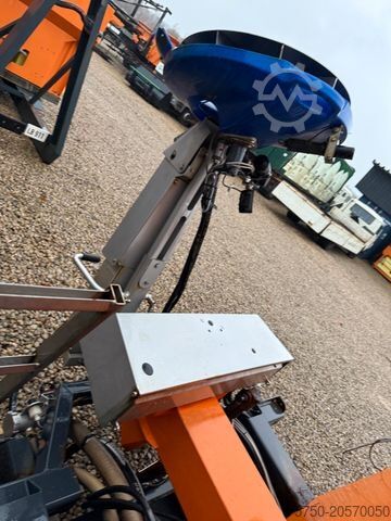 Abrollkipper SCHMIDT Edelstahl Salzstreuer S80-42  8 cbm Winterdienst