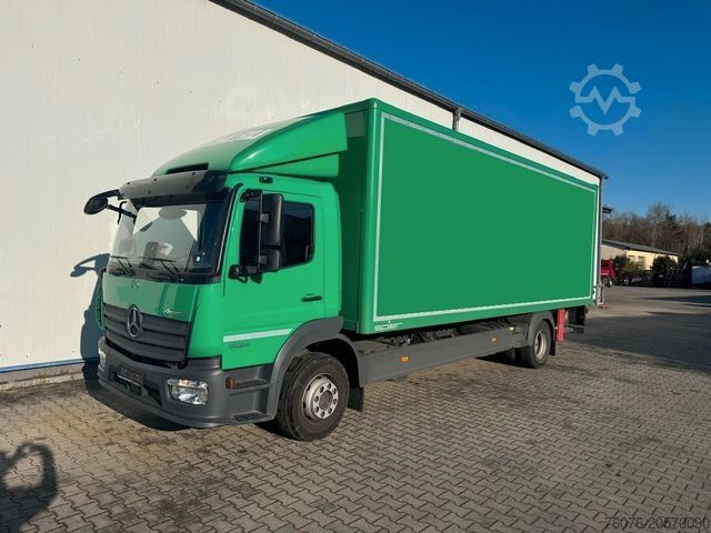 Box truck MERCEDES-BENZ Atego 1524 L 7.2 m Koffer LBW2t Seitentür Kamera