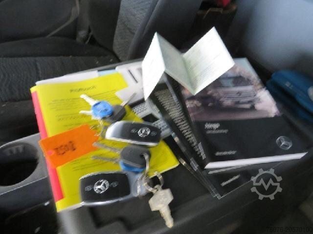 Box truck MERCEDES-BENZ Atego 1524 L 7.2 m Koffer LBW2t Seitentür Kamera