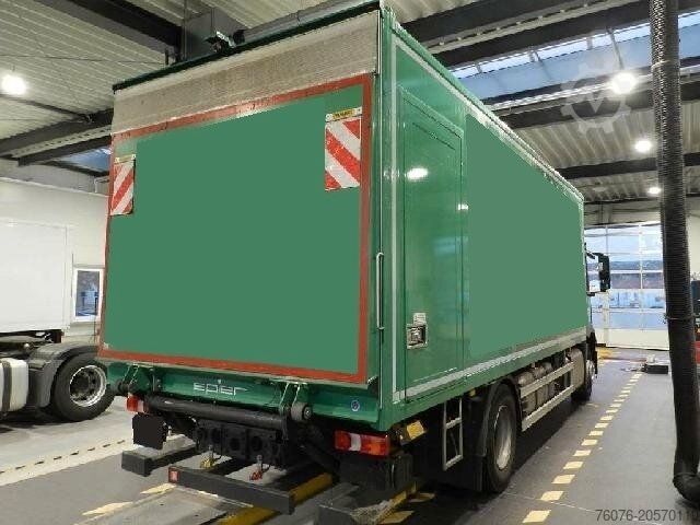 Box truck MERCEDES-BENZ 1824 L Koffer 7.2 SeitentĂźr LBW 2t Kamera
