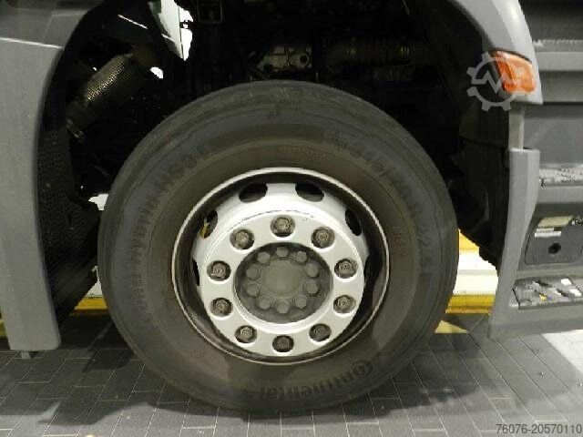 Box truck MERCEDES-BENZ 1824 L Koffer 7.2 SeitentĂźr LBW 2t Kamera