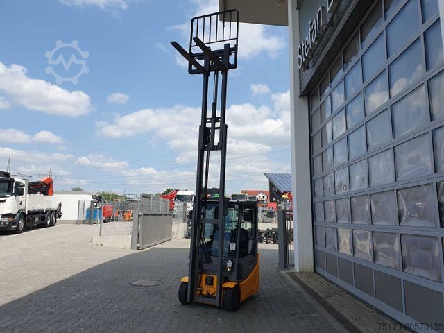 Front loader forklift JUNGHEINRICH EFG 215 / Triplex 4.25m / SS / nur 1.680h / 2021