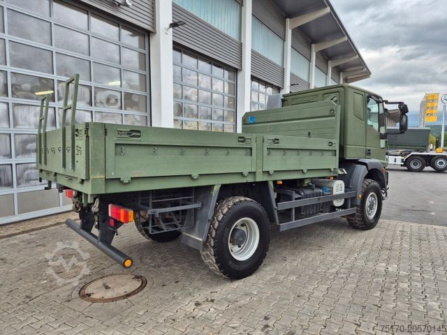 Flatbed truck IVECO Eurocargo ML100E22WM-BW 4x4 Pritsche L-Haus Bett