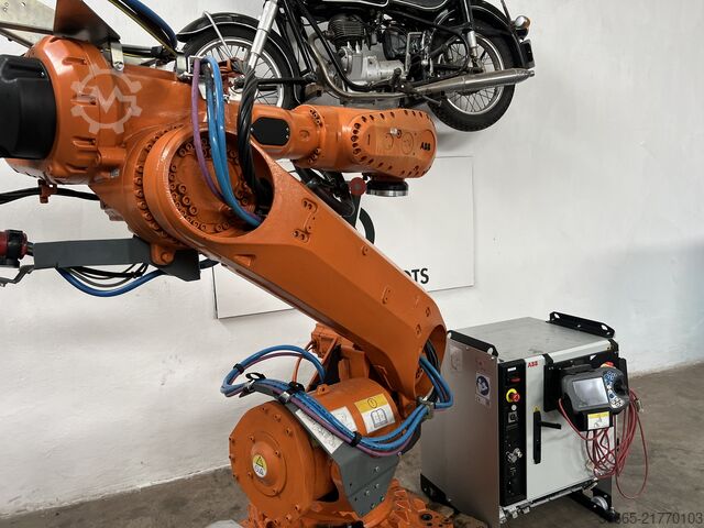 Industrial robot ABB IRB 6700-205/2.80 IRC5