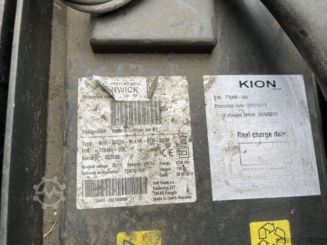Pedestrian Stacker Linde L16