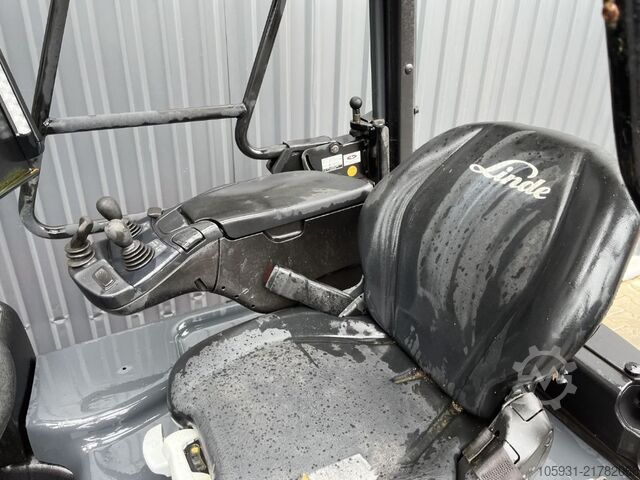 Electric 3-wheel forklift Linde E16-02