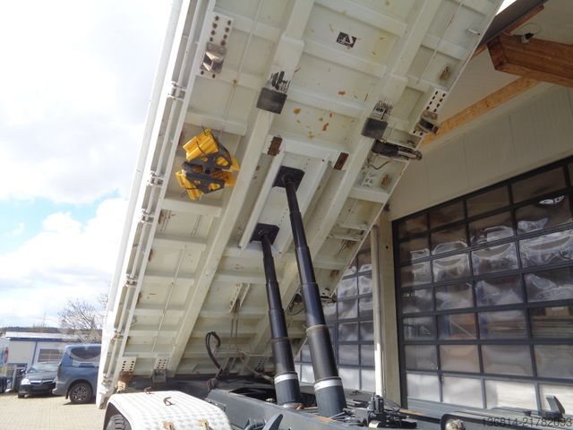Three-sided tipper truck MERCEDES-BENZ Arocs 3246 /Blattfederung/Bordmatik/Meiller