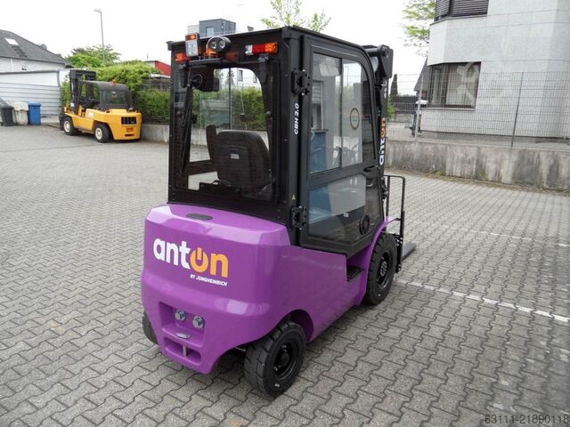 Electric 4-wheel forklift Jungheinrich AntOn CBH 2.0 - Triplex - Kabine - NEU!