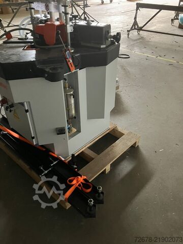 Elumatec EP124/00 corner crimper Elumatec EP124/00