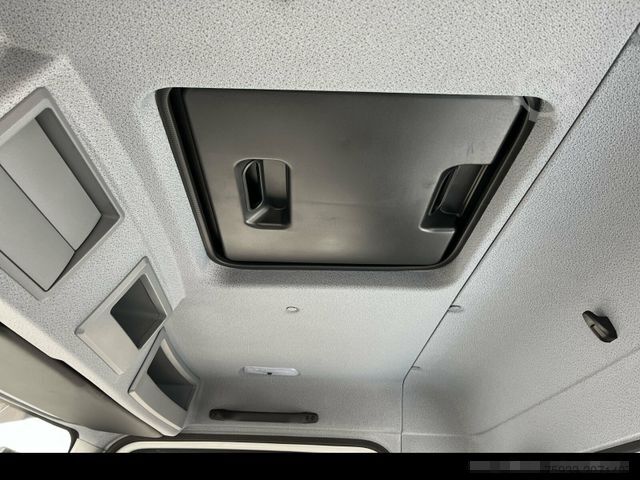 Tipper van MERCEDES-BENZ Atego 818 K 4x2 3-S.-Kipper+Klima+2xAHK+2600 km!