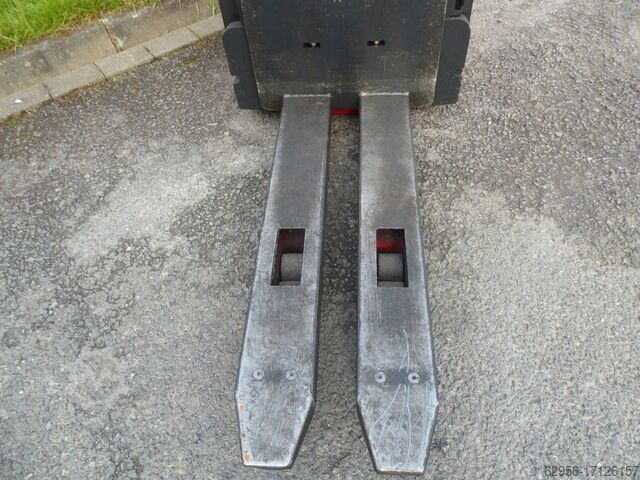 High Lift stacker Linde L14