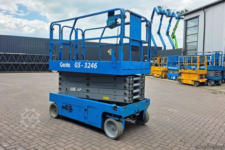 Scissor lift Genie GS3246 Electric, Working Height 11.75 m, 318kg Cap