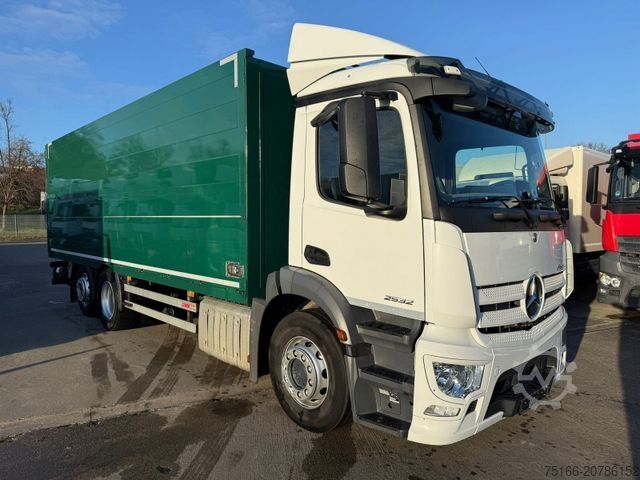 Beverage truck MERCEDES-BENZ ANTOS 2532 L Getränkekoffer 7,40 m LBW 3 T*LENK