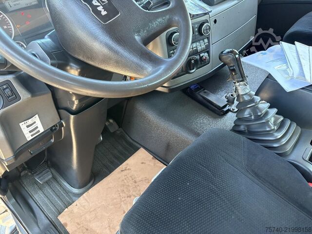 Crane MAN TGS 26.320 + 6x4 FRONT TRACTION + STEERING/LIFT...