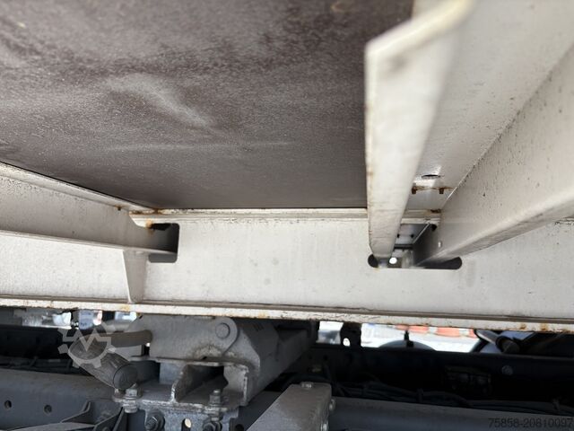 Wechselbrücke mit Pritsche Krone Plattform 7,82m Multilockaußenrahmen