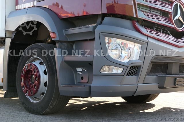Refrigerated truck MERCEDES-BENZ Antos 1833 Kühlkoffer Bi- Temp. LBW Euro 6