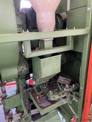 Punching machine Universal 