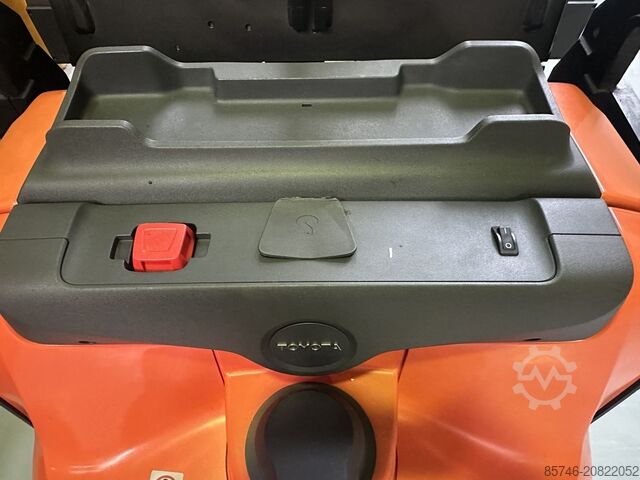 SWE 120 XR * DEMO !! REACH-MAST + Neigbare Gabeln + Seitenschieber !! TOYOTA SWE 120 XR * DEMO !!  REACH - MAST  +  Tilting Forks + S.S.  !!