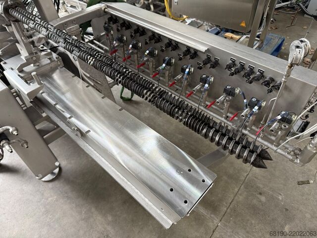 Twin-screw extruder Clextral Evolum EV032 M