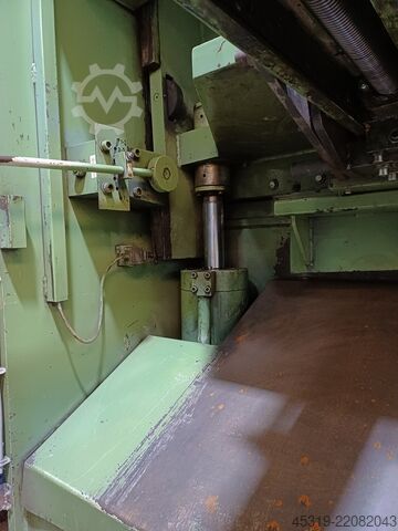Hydraulic guillotine shear LVD HST 31/13