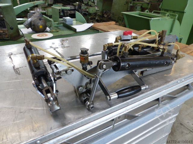 Crushing and pneumatic sizing apparatus Oppliger Schweiz PSE 810