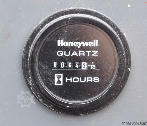 Scissor lift SkyJack SJ 16