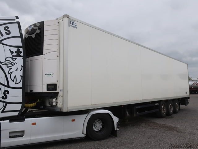 Reefer semitrailer Kögel SN24 Doppelstock Carrier Vector