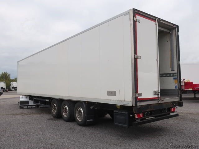 Reefer semitrailer Kögel SN24 Doppelstock Carrier Vector