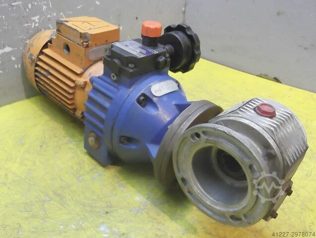 Regelbarer Getriebemotor 0,37 kW 19-100 U/min MOTOVARIO TKFL/5