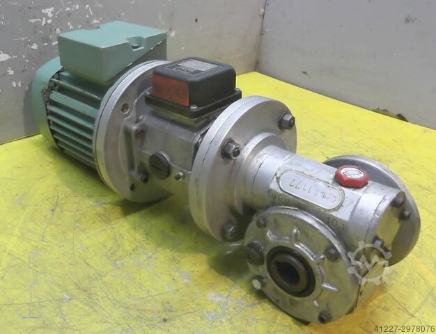 Gear motor 0.25 kW 137 rpm Motovario MRVI0FZ