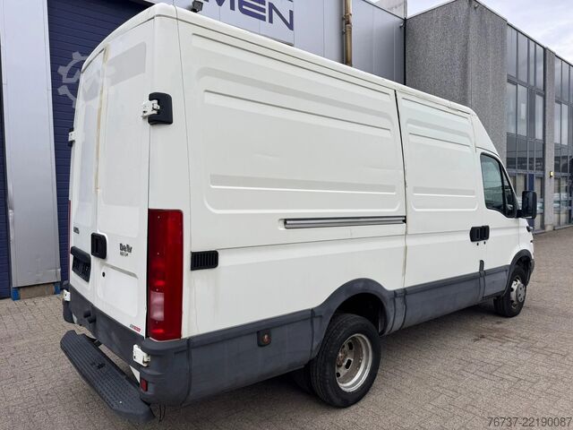 Kastenwagen Iveco Daily **35C12-2300CC**