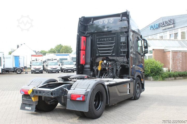 Standard tractor unit Iveco S-Way 480 Retarder 2Tank Navi Kühlbox Hydraulik