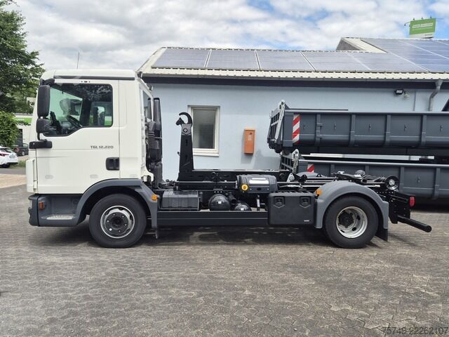 Roll-off tipper truck man TGL 12.220 BL City Abrollkipper  AHK Euro 6
