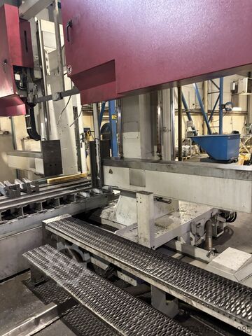 With valve BEHRINGER HBP1100T