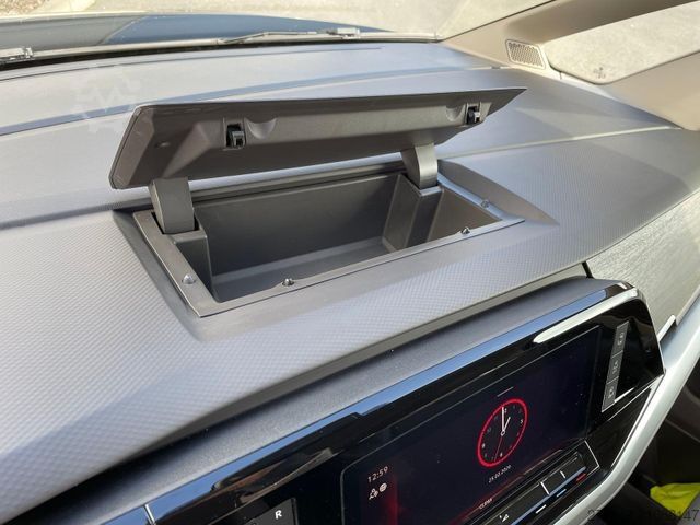 Kleinbus VW T7 Multivan Style eHybrid KR 4MOTION AHK Matrix