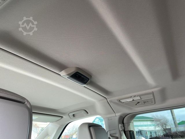 Kleinbus VW T7 Multivan Style eHybrid KR 4MOTION AHK Matrix