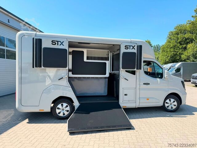 Livestock transporter RENAULT Master STX 5 Sitzer Haras ex. Lang Automatik