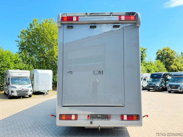 Cattle truck MERCEDES-BENZ ATEGO 1218  5  Pferde  Wohnung Dusche
