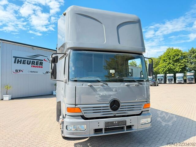 Cattle truck MERCEDES-BENZ ATEGO 1218  5  Pferde  Wohnung Dusche