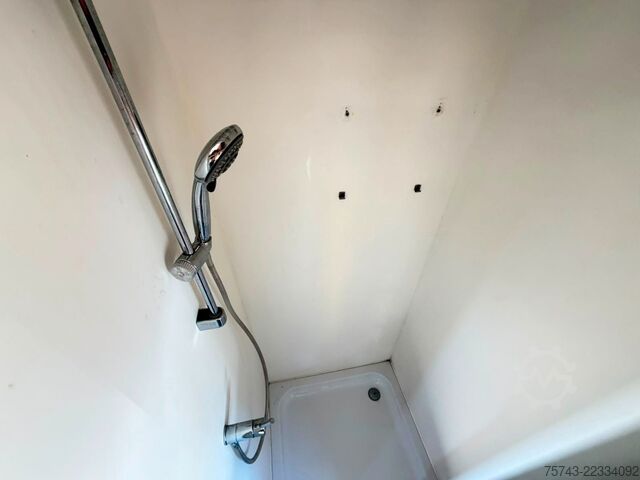 Cattle truck MERCEDES-BENZ ATEGO 1218  5  Pferde  Wohnung Dusche