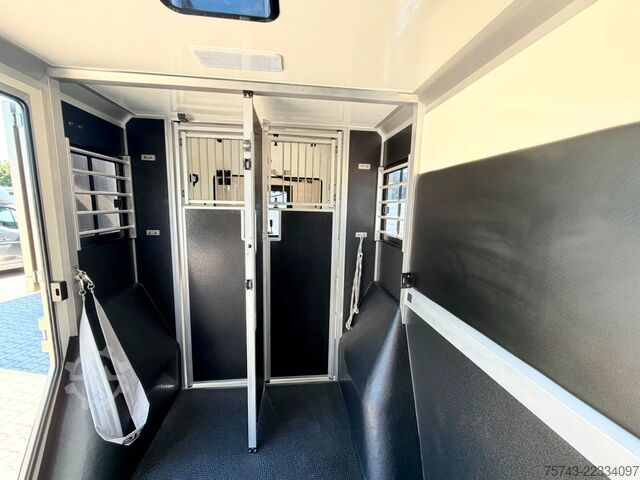 Livestock transporter RENAULT Master STX 5 Sitzer Haras ex. Lang Automatik