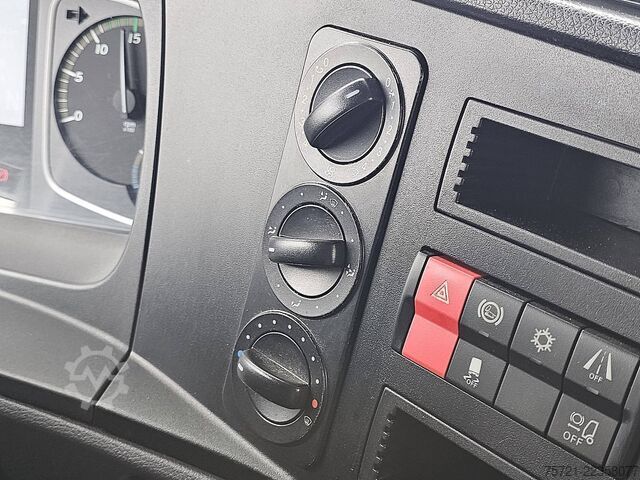 Suitcase MERCEDES-BENZ ATEGO 821 AIRCO LIFT SIDE DOOR