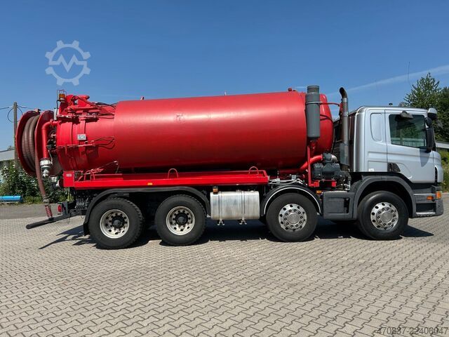 Vacuum tank truck SCANIA P 400 / BLATT BLATT / 16.000 Liter